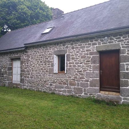 Le Botcol Villa Plouguernével Exteriör bild