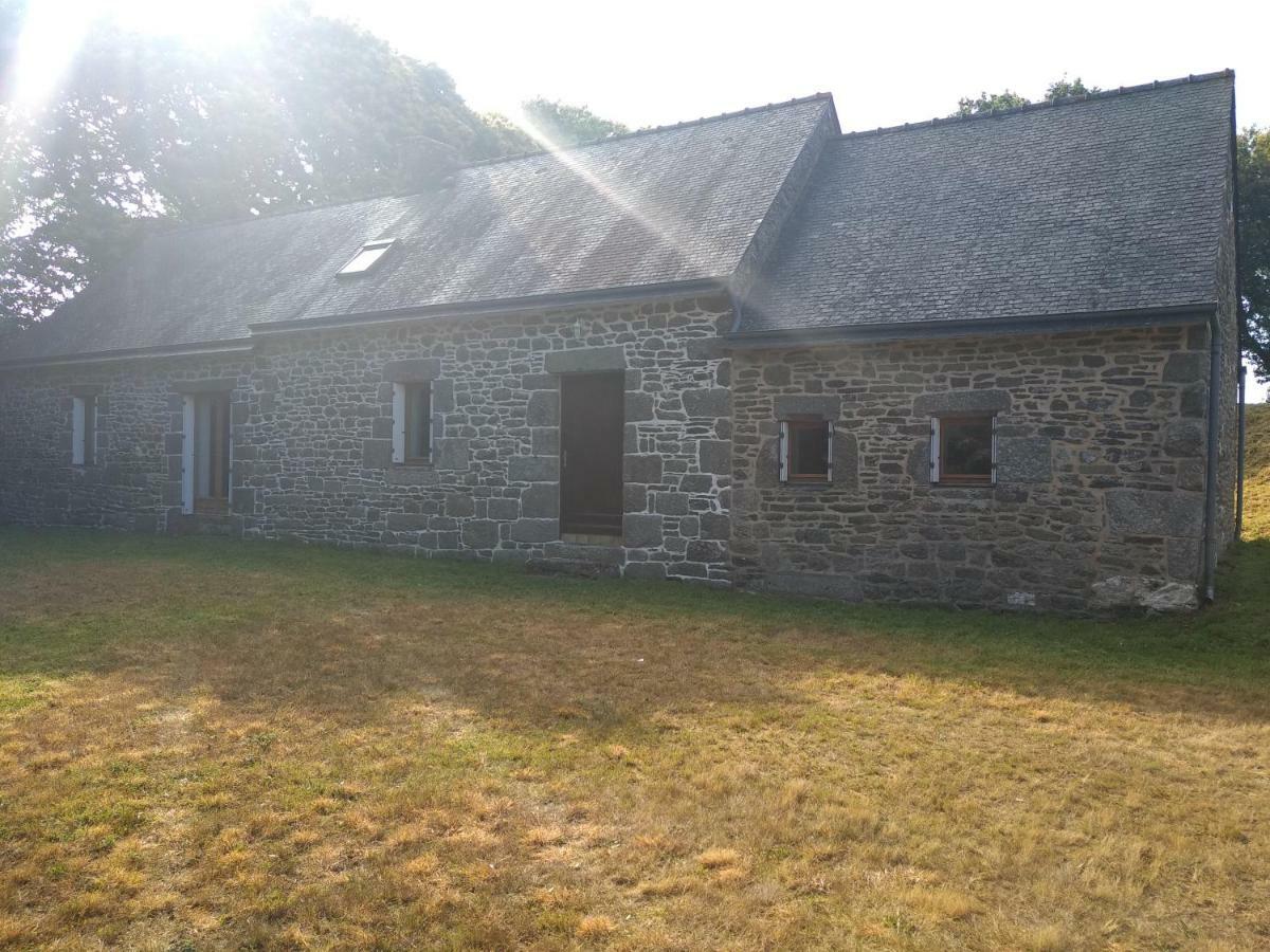 Le Botcol Villa Plouguernével Exteriör bild