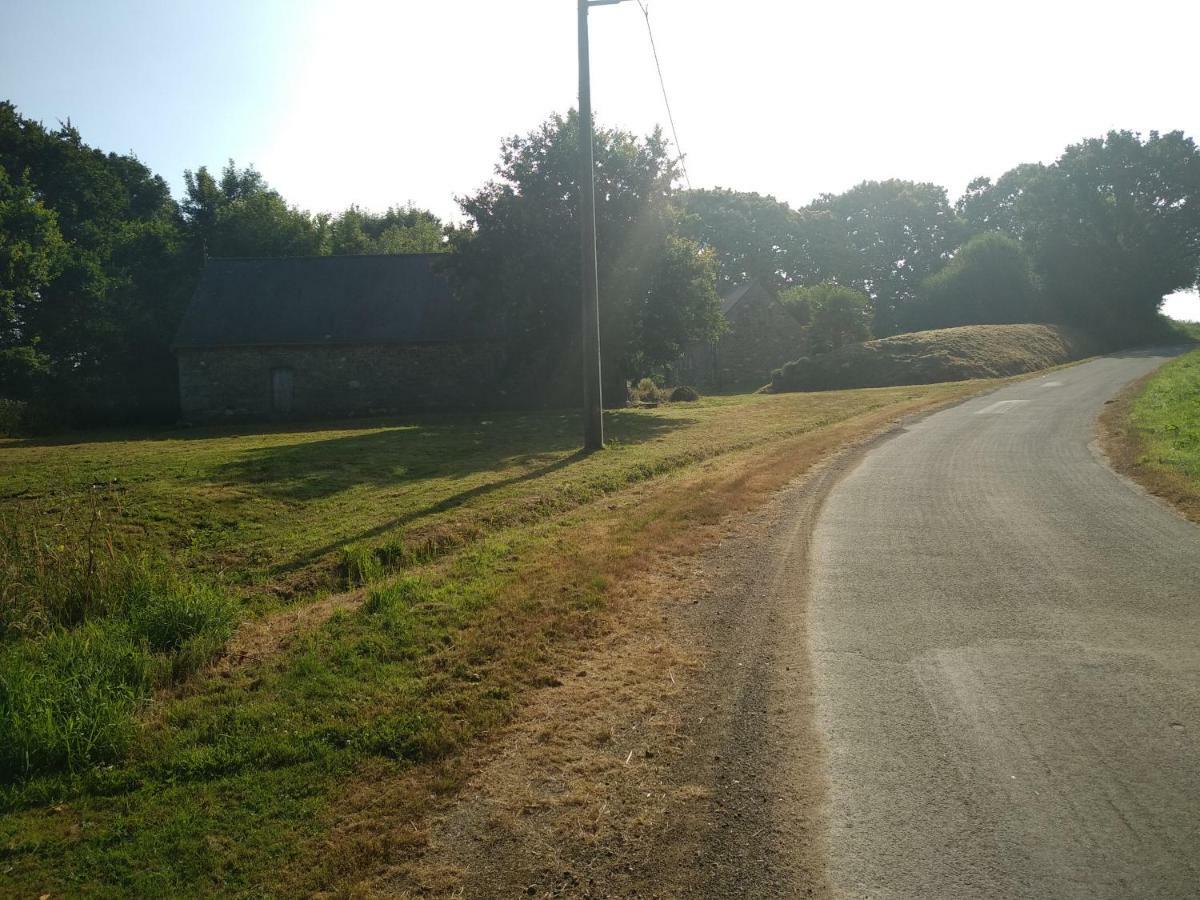 Le Botcol Villa Plouguernével Exteriör bild