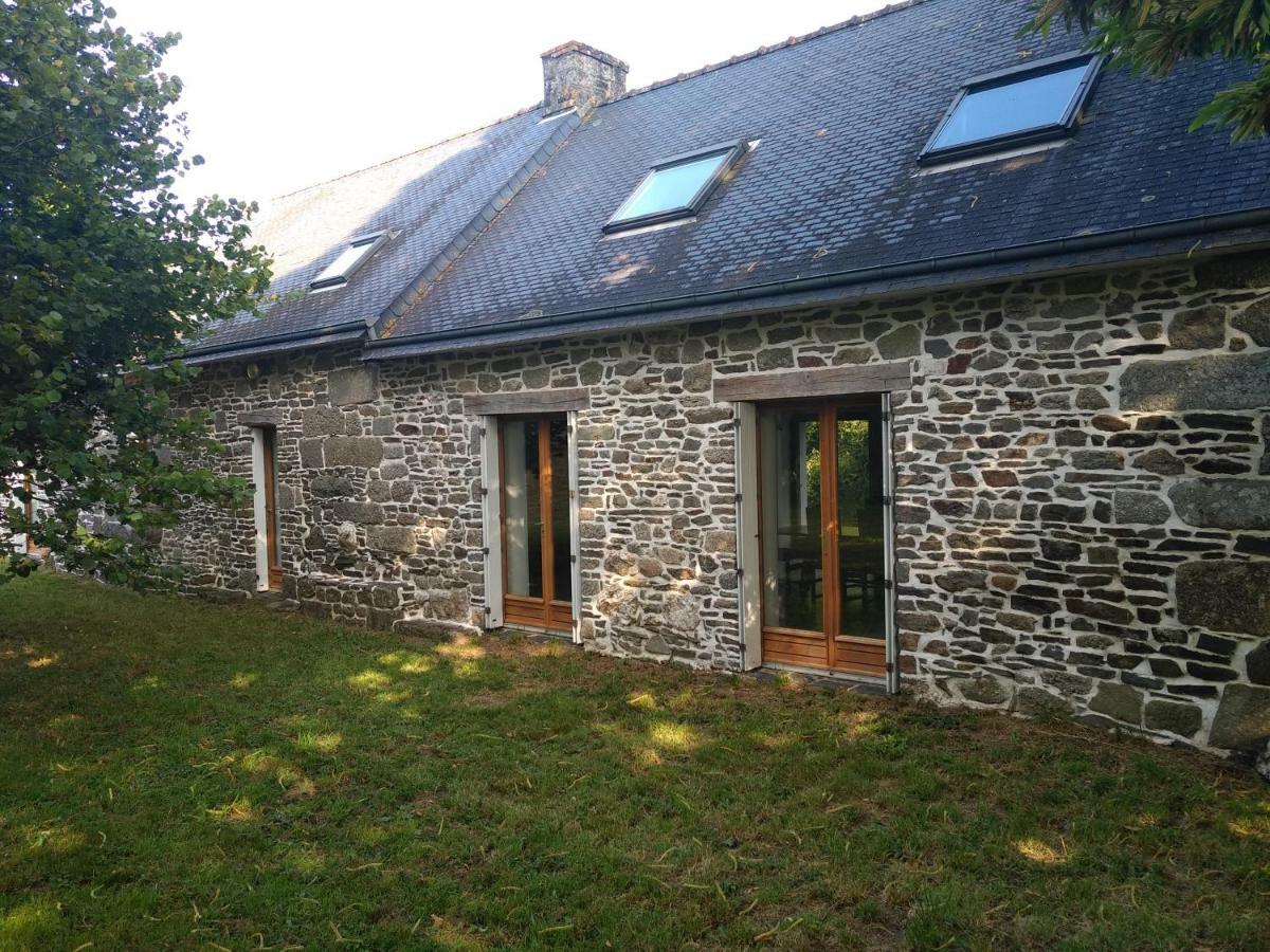 Le Botcol Villa Plouguernével Exteriör bild