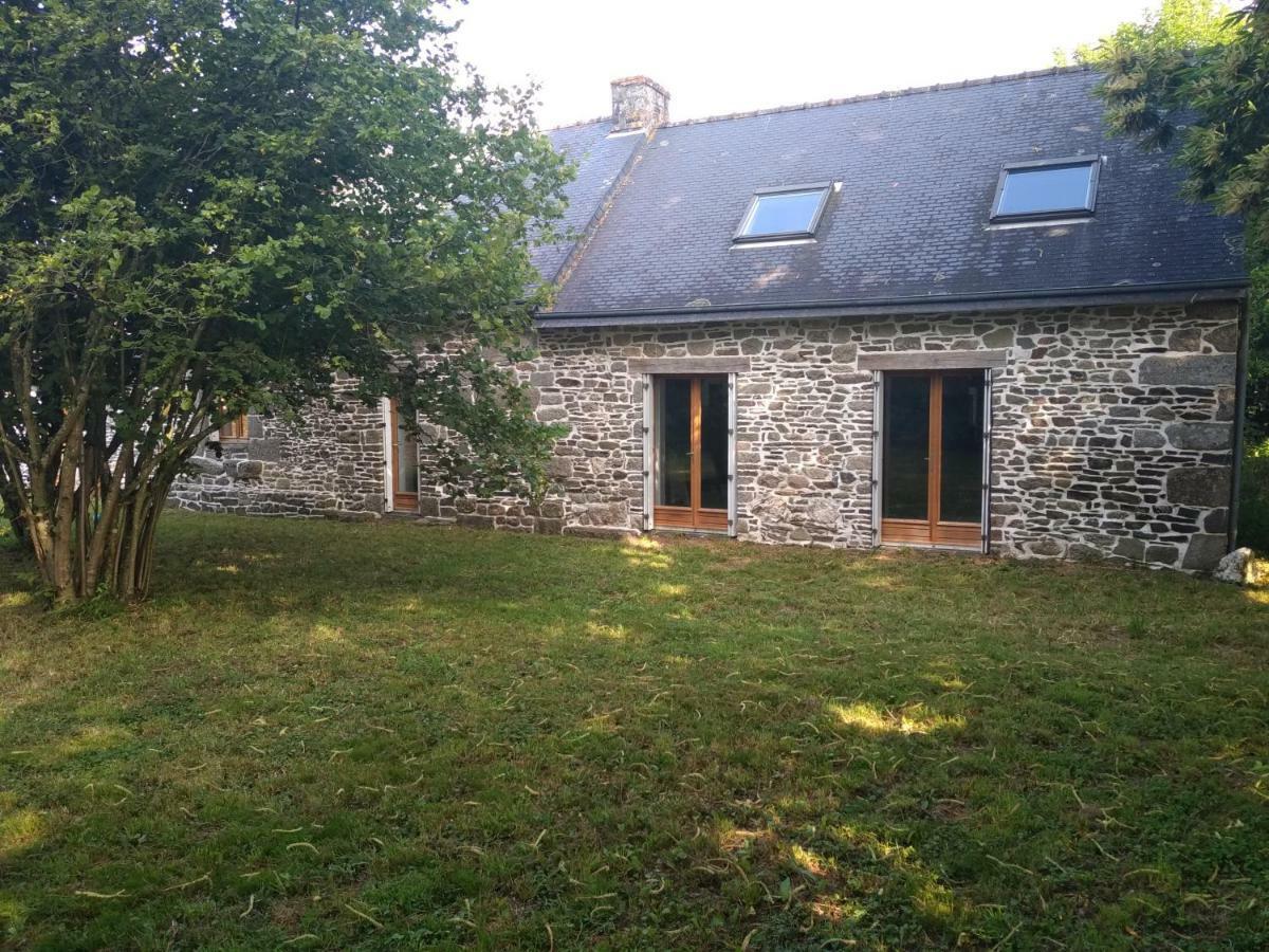 Le Botcol Villa Plouguernével Exteriör bild